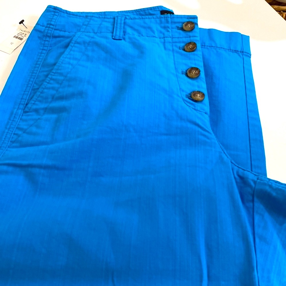 Talbots NWT women’s size 12 blue wide leg button fly crop pants. NWT